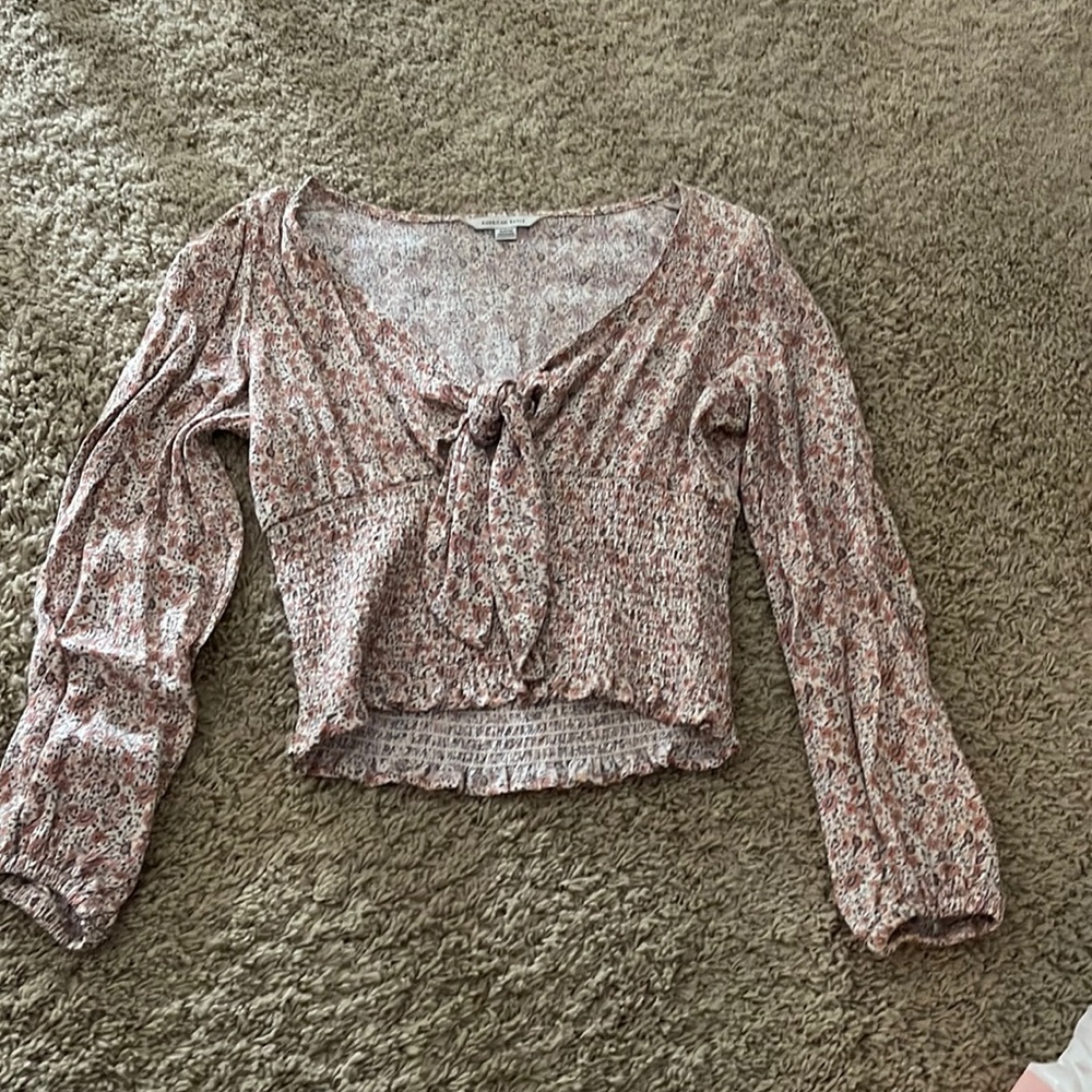 Cute cropped shirt